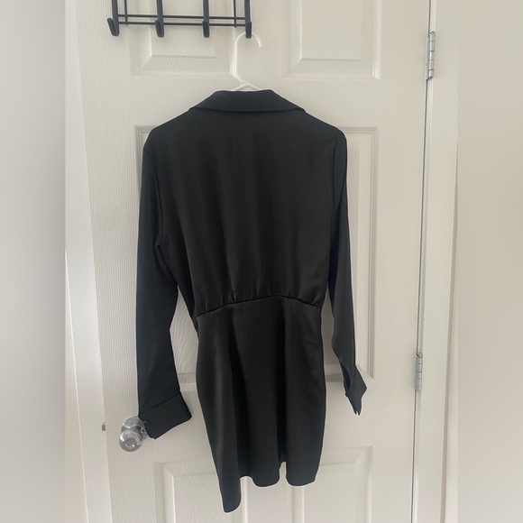 ❣️SOLD❣️Brand New With Tags Zara Black Long Sleeve Satin Dress Size XS - Picture 4 of 9